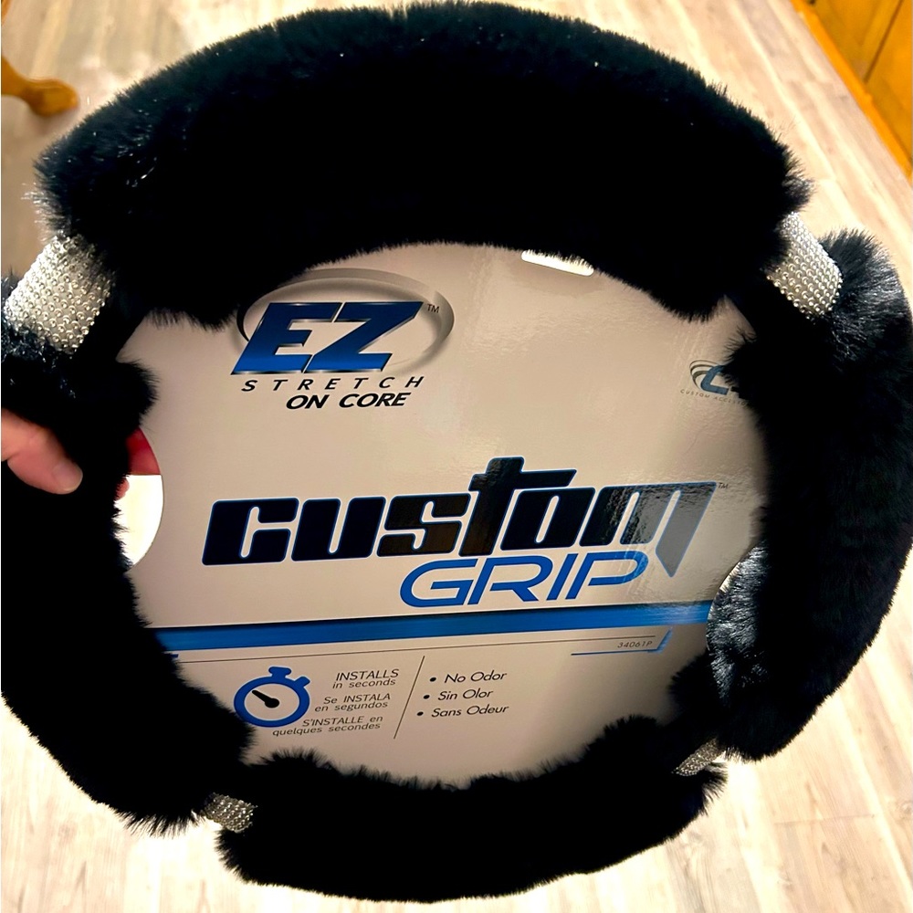 Steering wheel cover